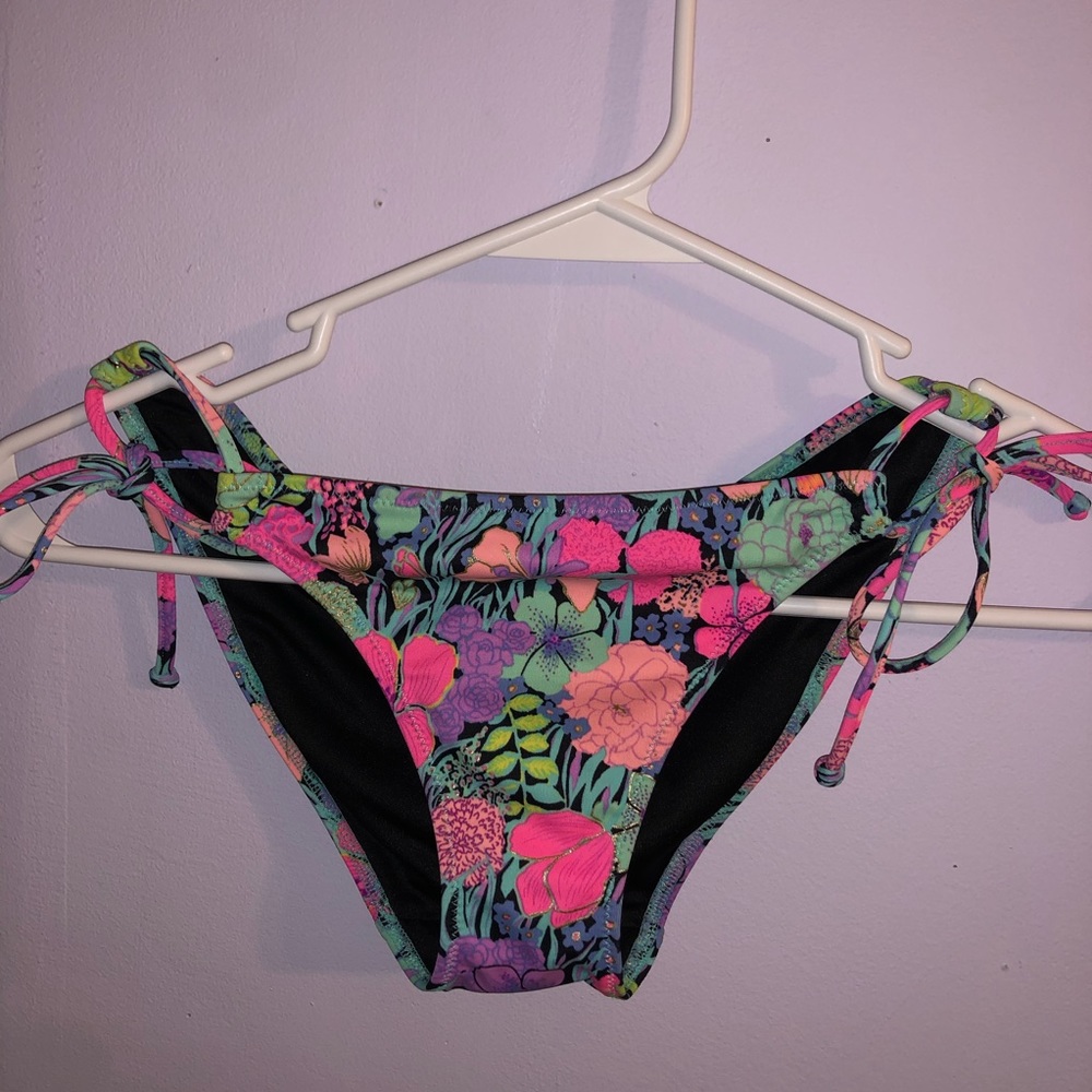 VS bikini bottoms side tie
